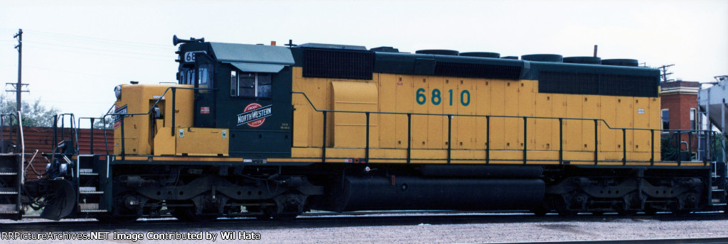 C&NW SD40-2 6810
